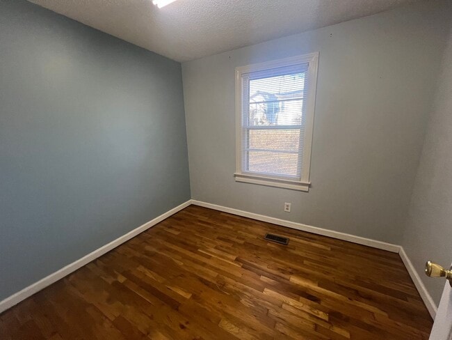 Building Photo - 8020 Hwy 43