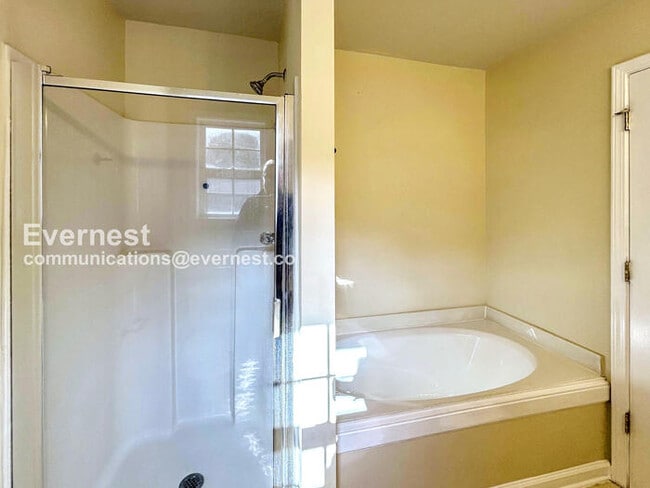 Building Photo - 5106 Centennial Creek View NW