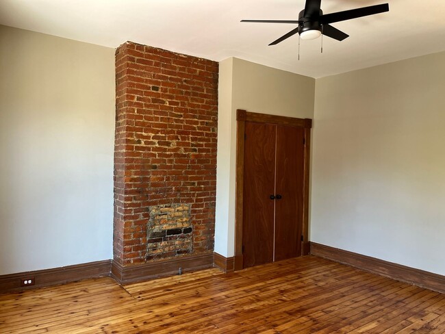 Building Photo - 1830 Pearl St