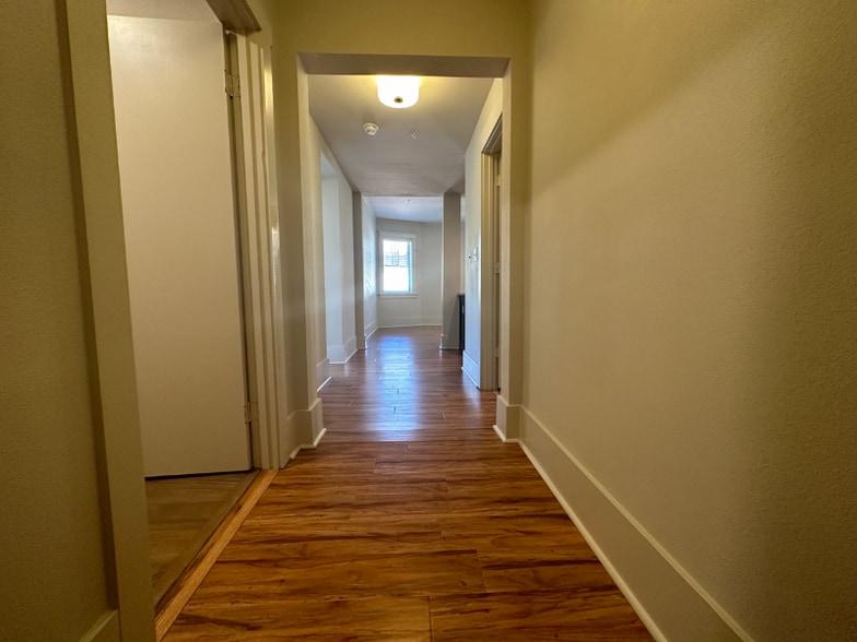 Building Photo - 519 E Capitol Ave