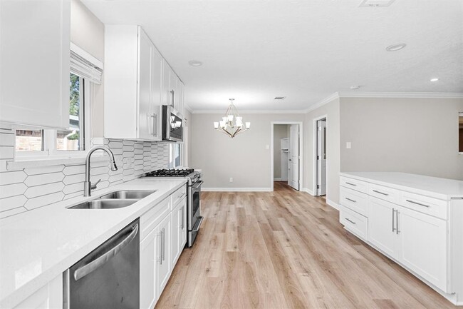 Building Photo - 9723 Moorberry Ln