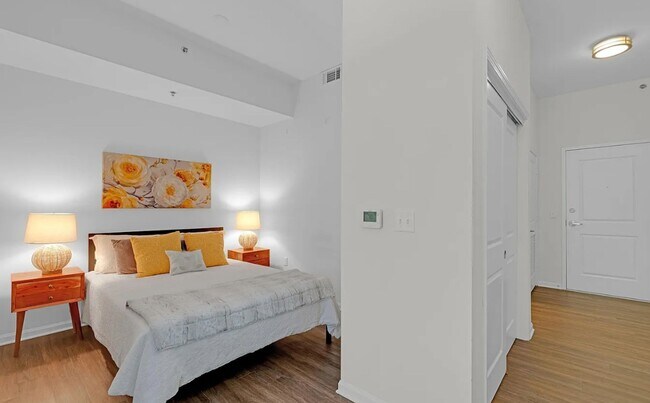 Building Photo - FULLY FURNISHED CONDO
