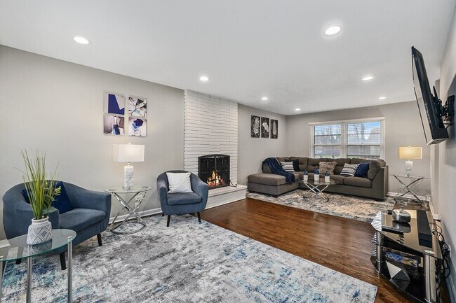 Building Photo - 18830 Hamlin Ave