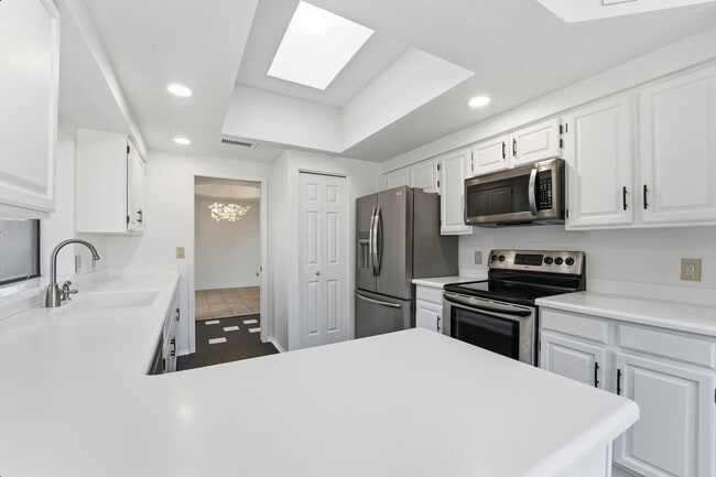 Building Photo - Welcome to this stunning 3-bedroom, 2-bathroom home in the heart of Scottsdale, AZ *RENT SPECIAL*