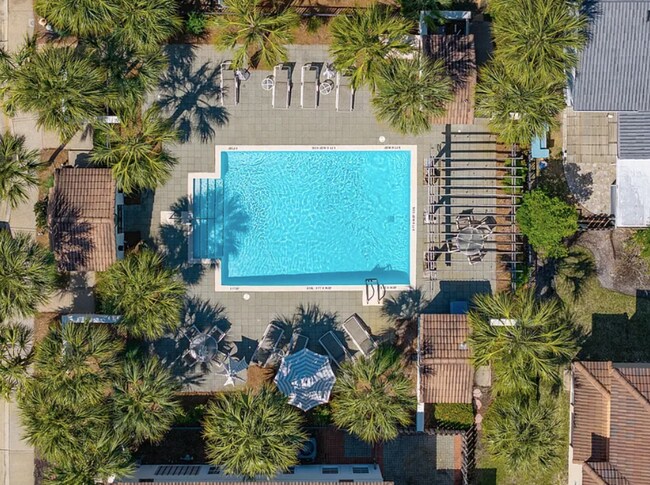 Building Photo - 3 bedroom/ 2.5 bathroom in Destin, FL!