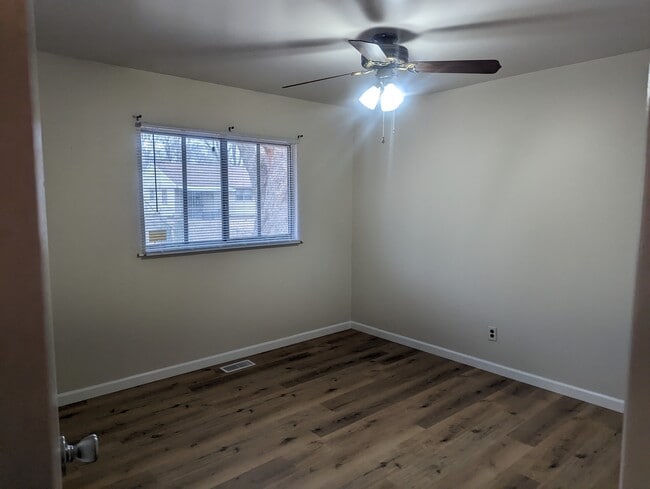 Building Photo - 3312 York Dr