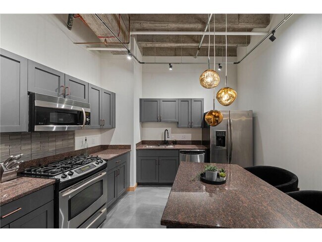 Building Photo - 601 S Marquette Ave