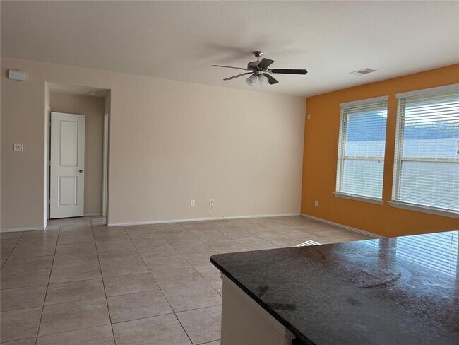 Building Photo - 235 Stoneroller Dr