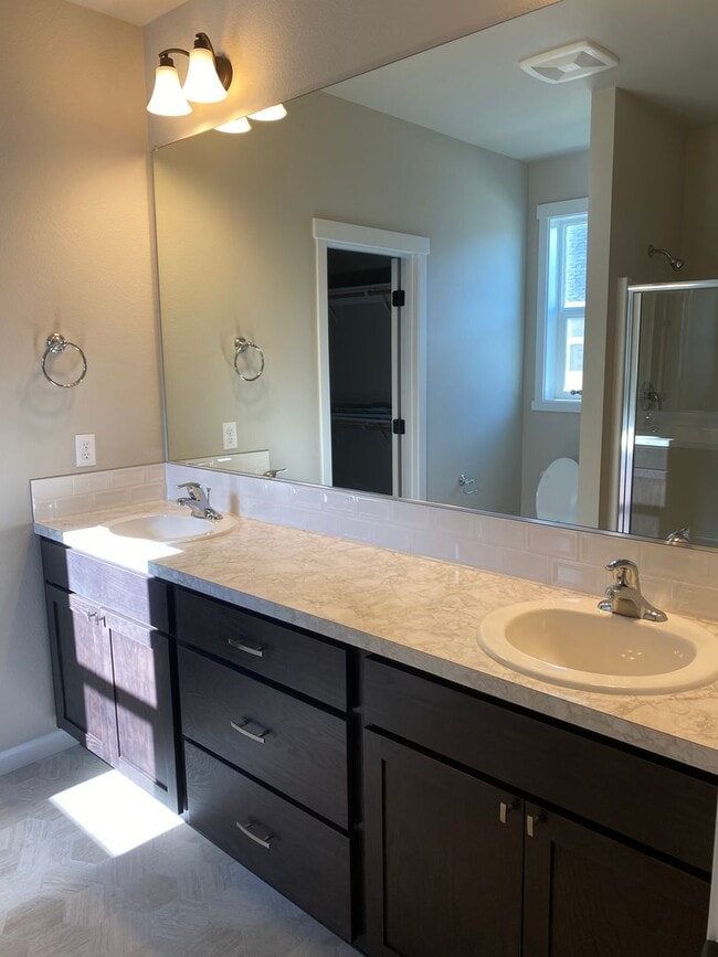Building Photo - New Construction Aho Home!
