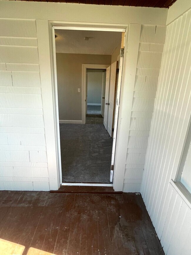 Building Photo - 6711 Dartworth Dr