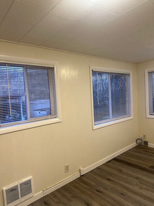 Dining Room - 231 NE 10th St