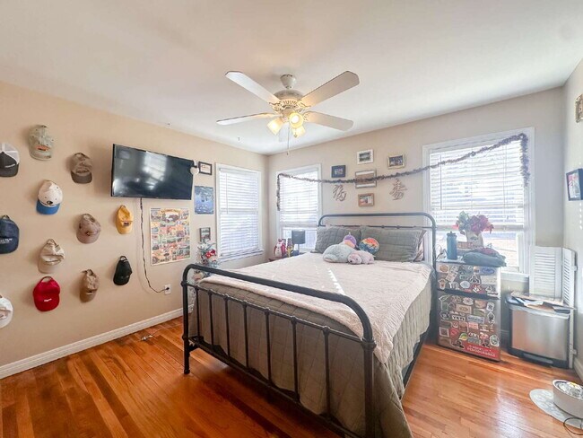 Building Photo - Charming 2-bedroom, 1-bath Home in a Central Location!