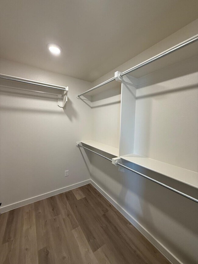 Building Photo - 6309 Poppy Dr