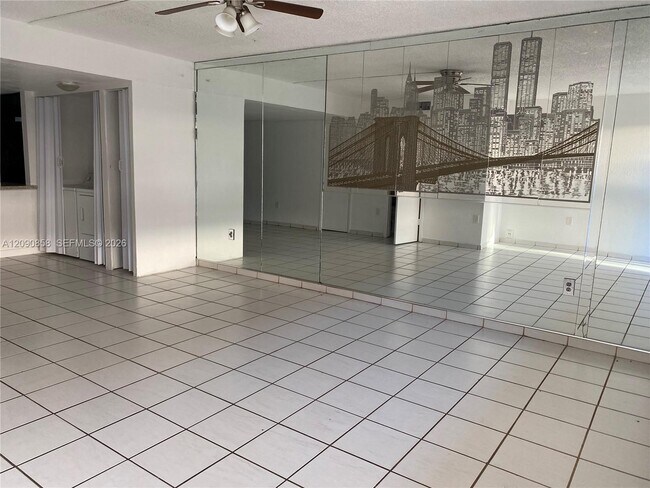 Building Photo - 1460 NE 151st St