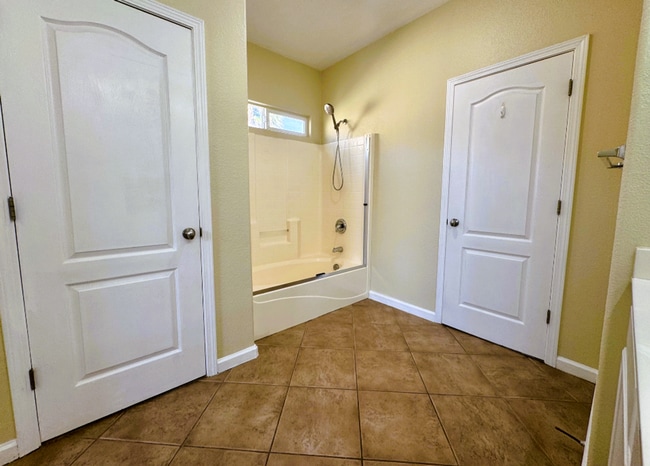 Building Photo - Newly Remodeled 3-Bed Home in Lathrop