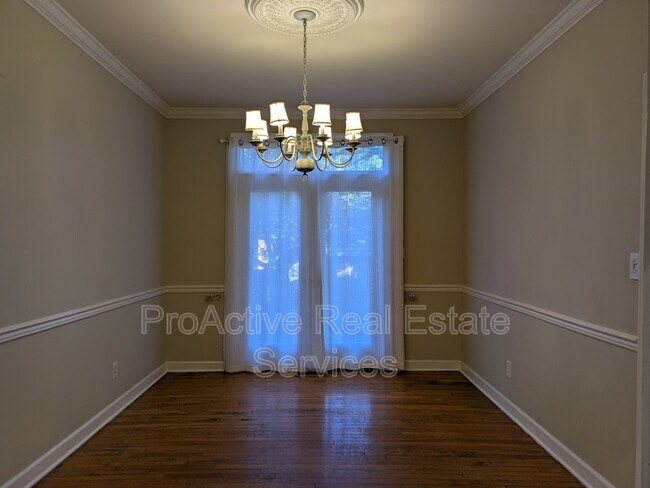 Building Photo - 1014 Colonial Ave