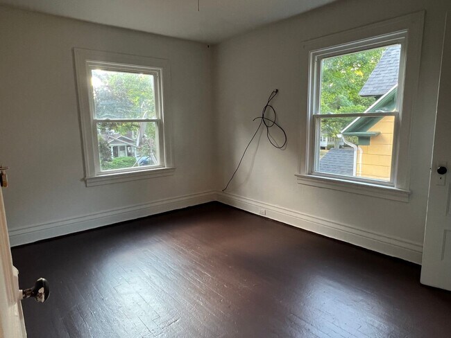 Building Photo - 114-116 Depew St