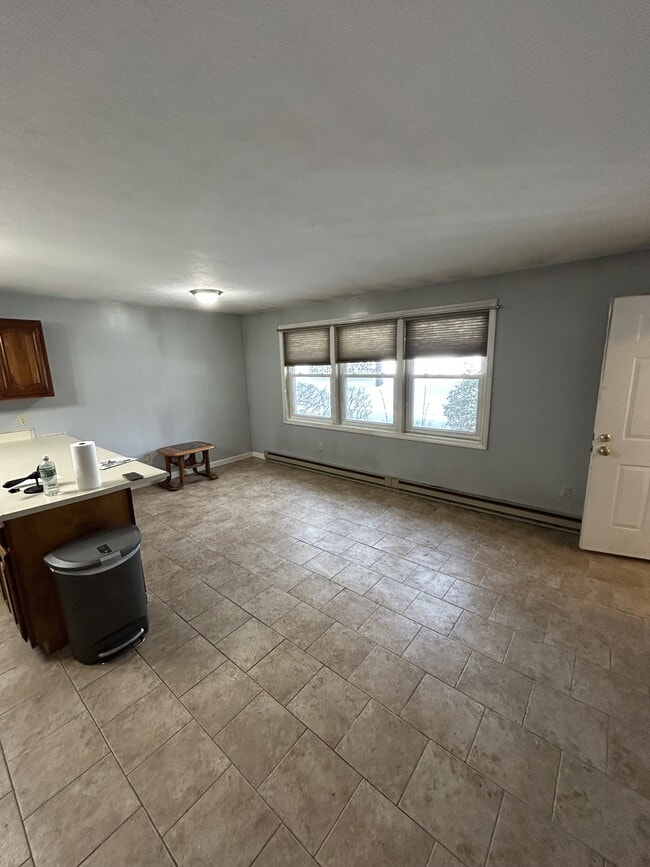 Building Photo - 3 Hinman St