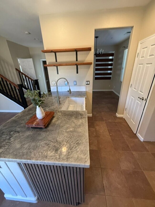 Building Photo - **Beautiful 2-Story Home Next to the Park**