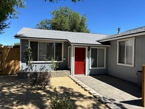 Building Photo - COMPLETELY REMODELED - THIS ONE WON'T LAST...