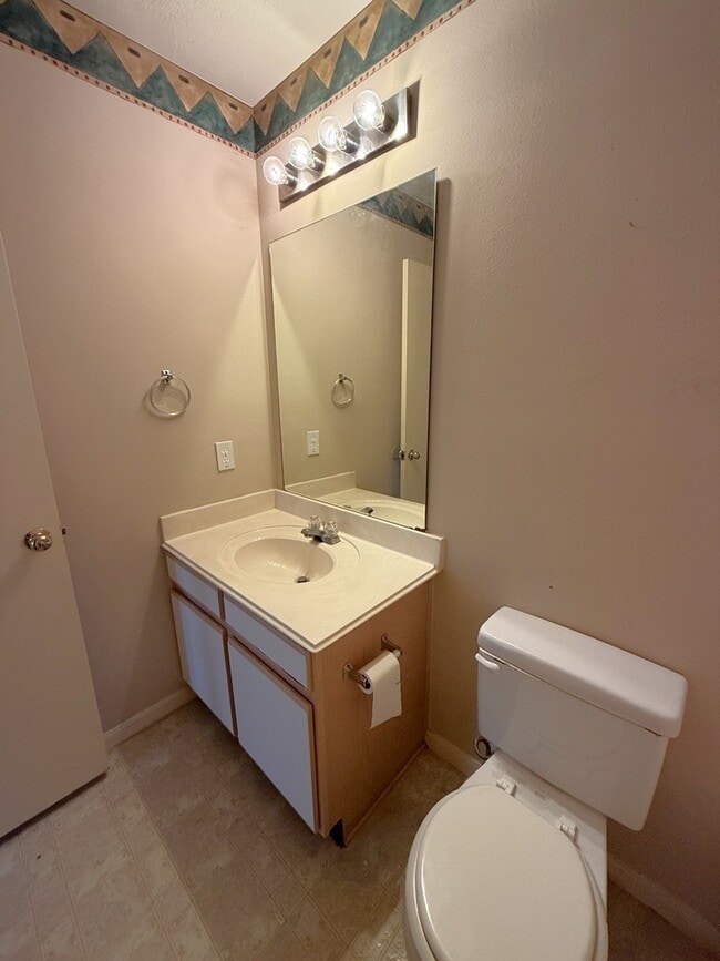 Building Photo - 2746 Hidden Spring Falls