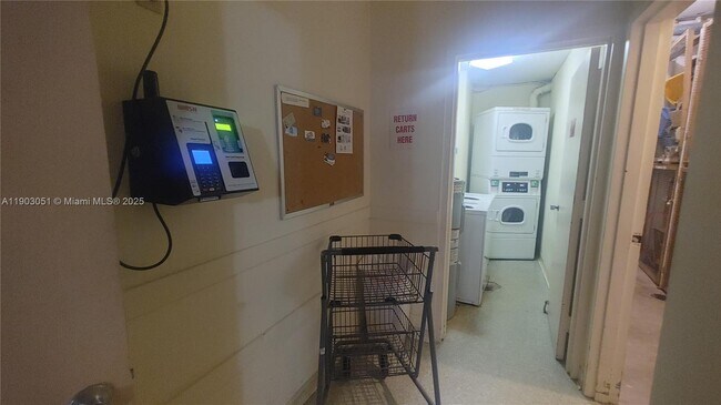 Building Photo - 421 NE 1st St