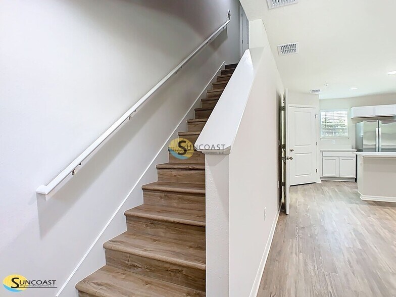 Building Photo - 3821 SW 43rd Ct