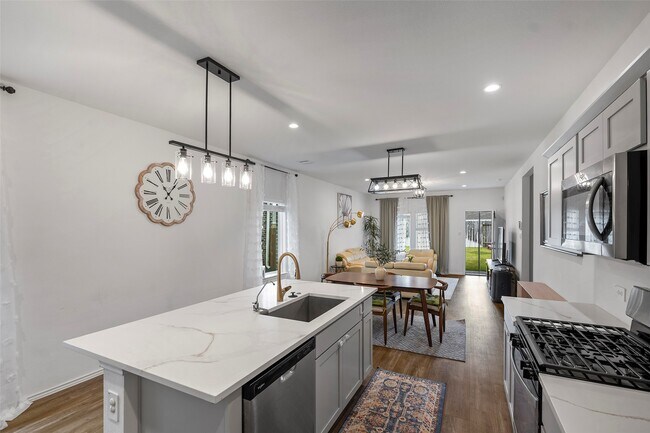 Building Photo - 5223 Mossdale Blf Ln