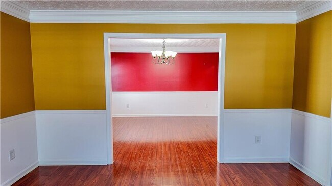 Building Photo - 2760 Rusticwood Dr SW