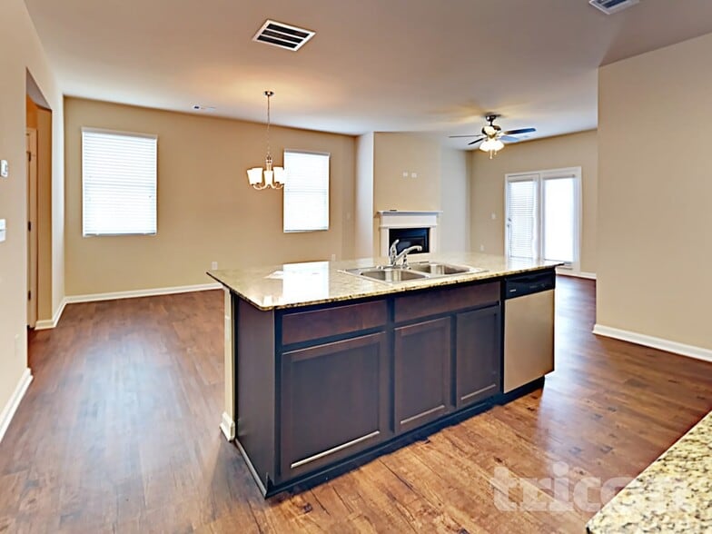 Building Photo - 106 Hayes Park Dr