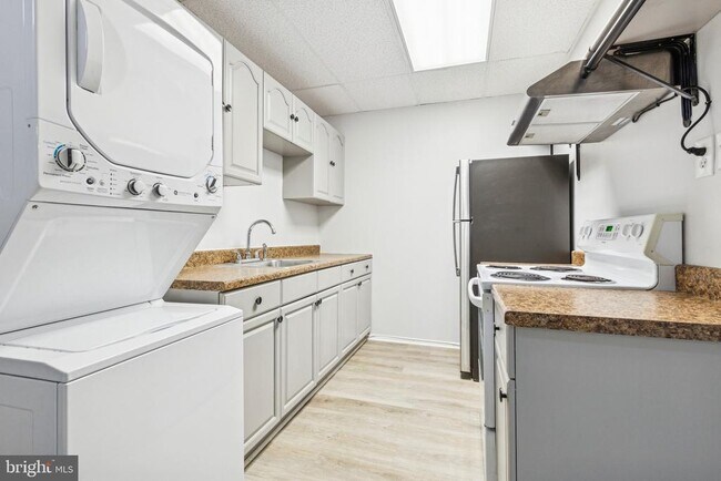 Building Photo - 7301 Coventry Ave