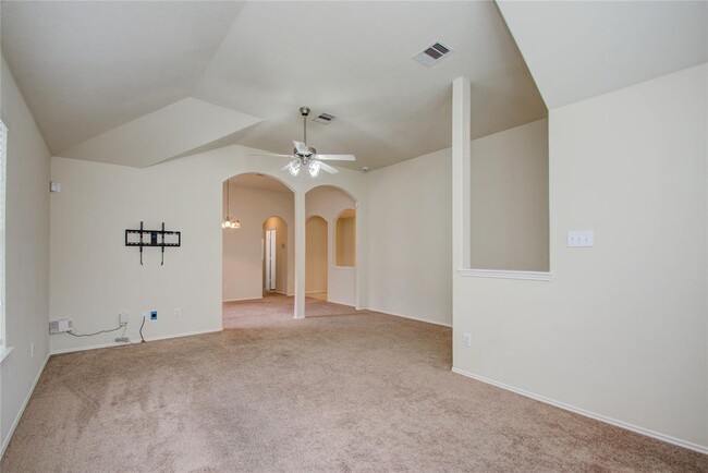 Building Photo - 1434 Daffodil Rd