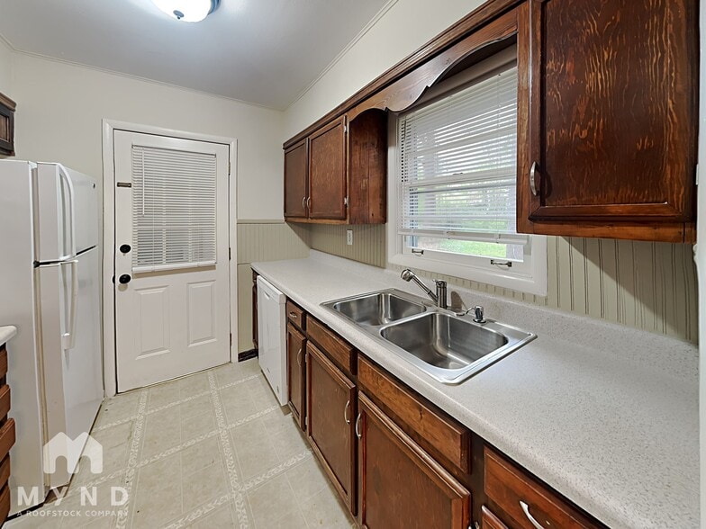 Building Photo - 7094 Chappell Cir NW