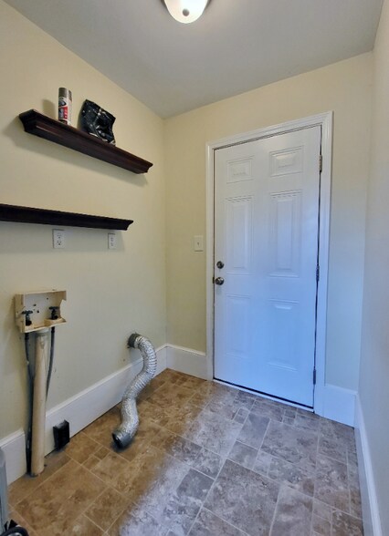 Building Photo - 4908 Ashton Rd