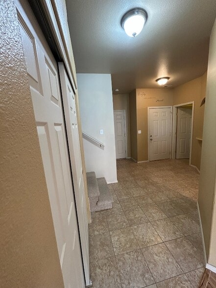 Building Photo - 9805 Mia Ln