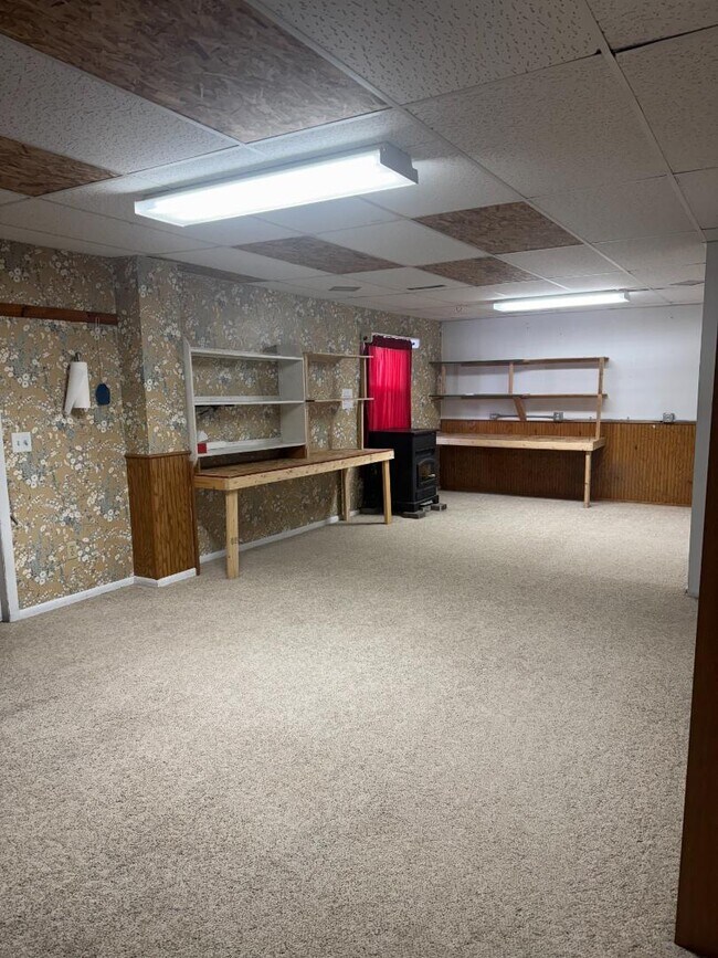 Building Photo - 1004 W Rochester Ave