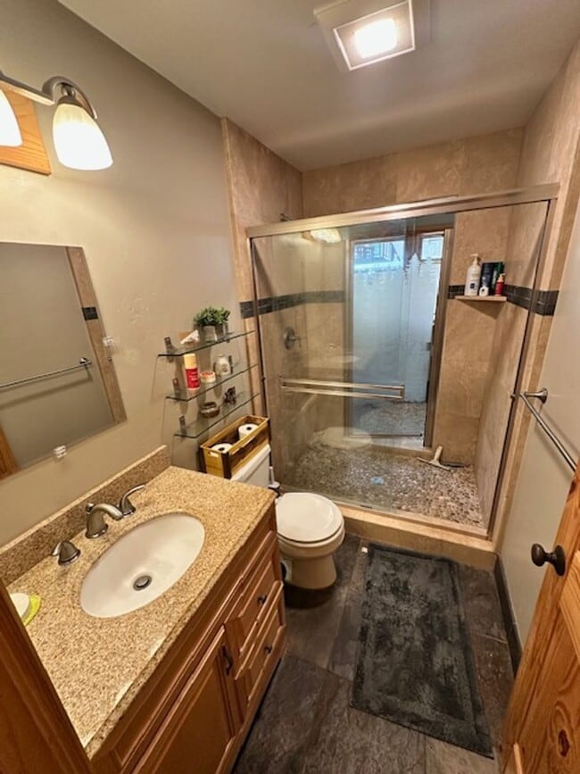 Building Photo - Cute 3Bd home available for a 3-6 month se...