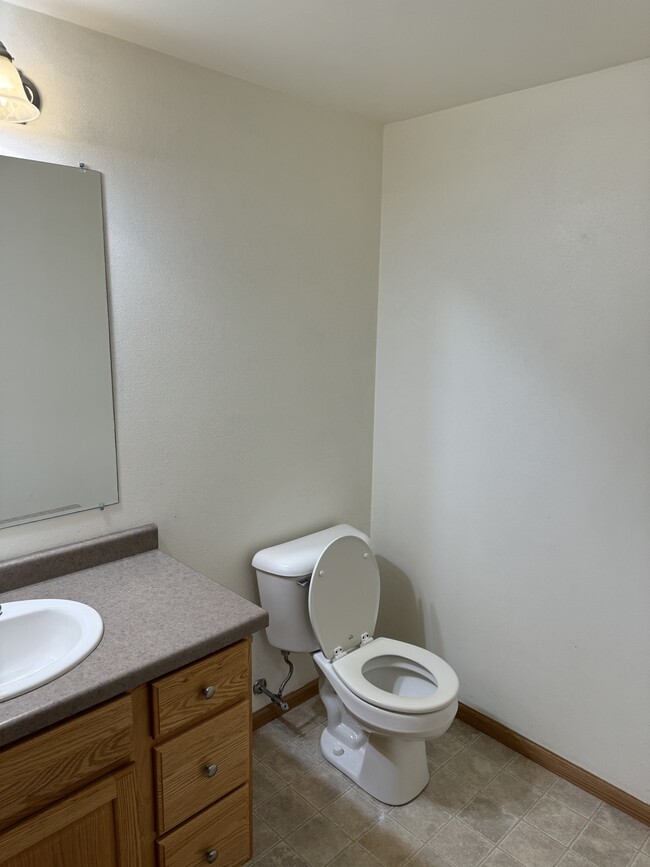 Building Photo - 506 Traveler Ln