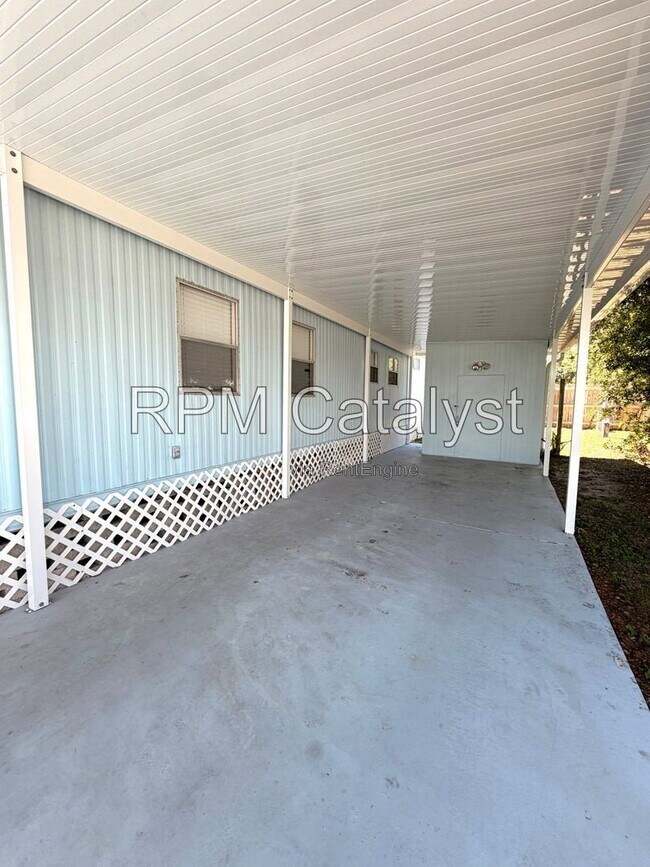 Building Photo - 2643 Teakwood Dr
