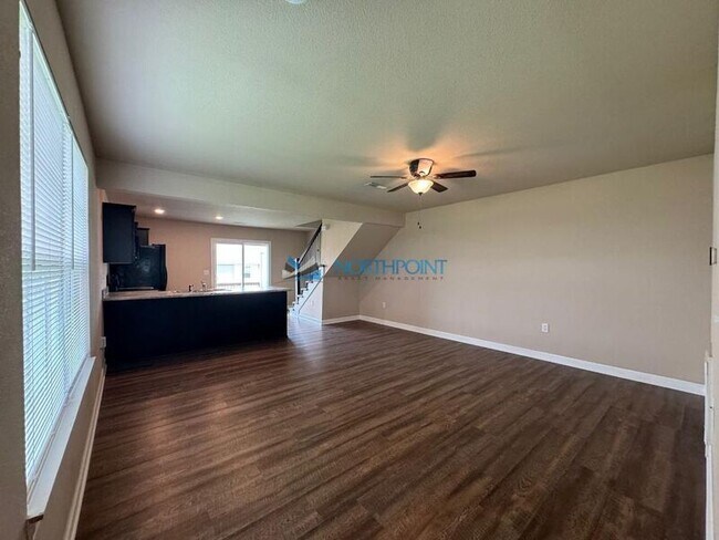 Building Photo - 815 Raven Court
