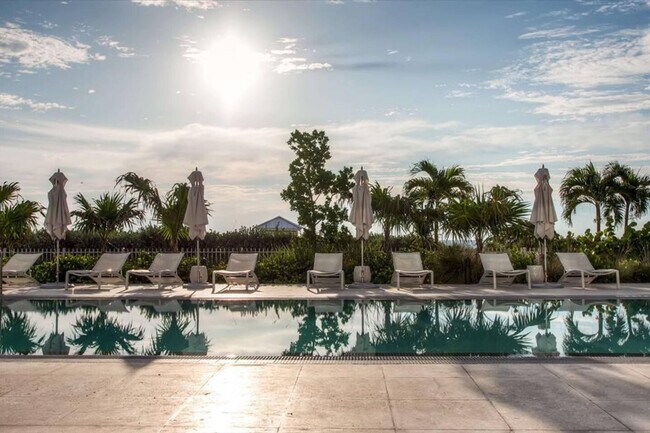 Building Photo - 6551 Collins Ave