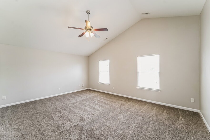 Building Photo - 620 Wrayhill Dr