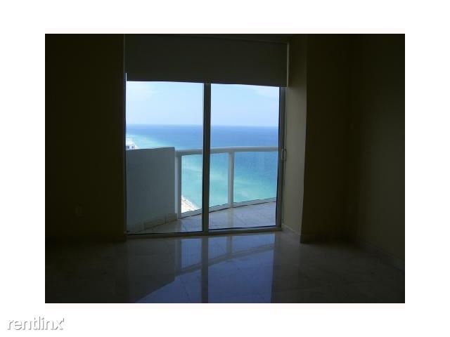 Building Photo - 1 br, 2 bath Condo - 6365 Collins Ave SPEC...