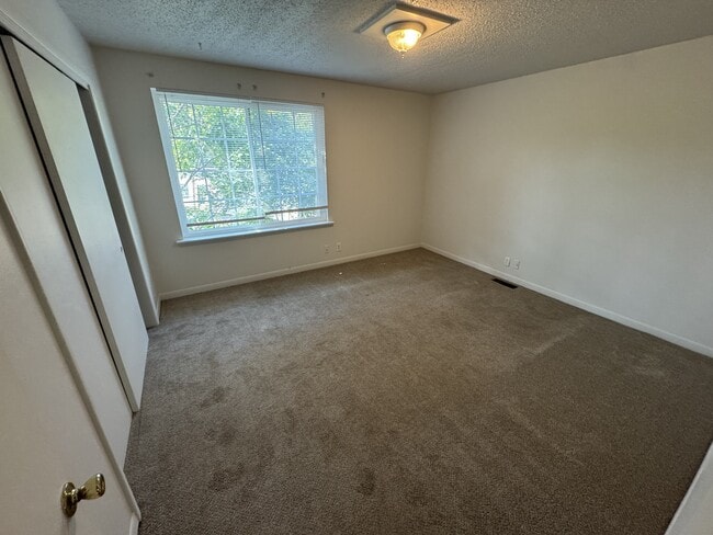 Building Photo - 441 Harding Pl