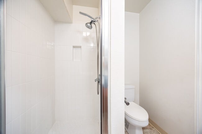 Building Photo - 46-49-49 Aliianela Pl