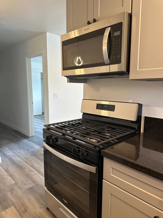 Building Photo - Completely remodeled 2 bedroom gem with 1 car garage Near the VA Hospital