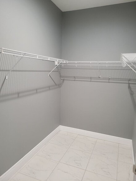 Building Photo - 5 Flatfish Dr