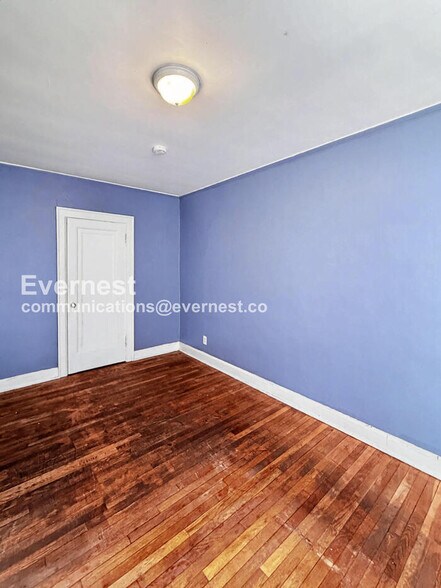 Building Photo - 4203 Cortland St