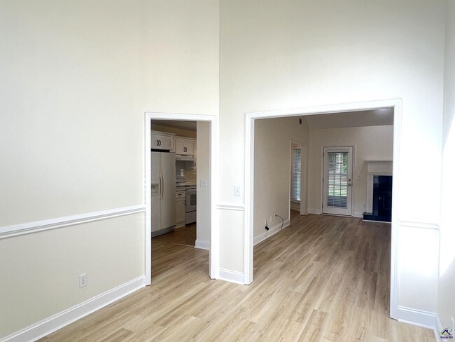 Building Photo - 134 Stone Brooke Dr