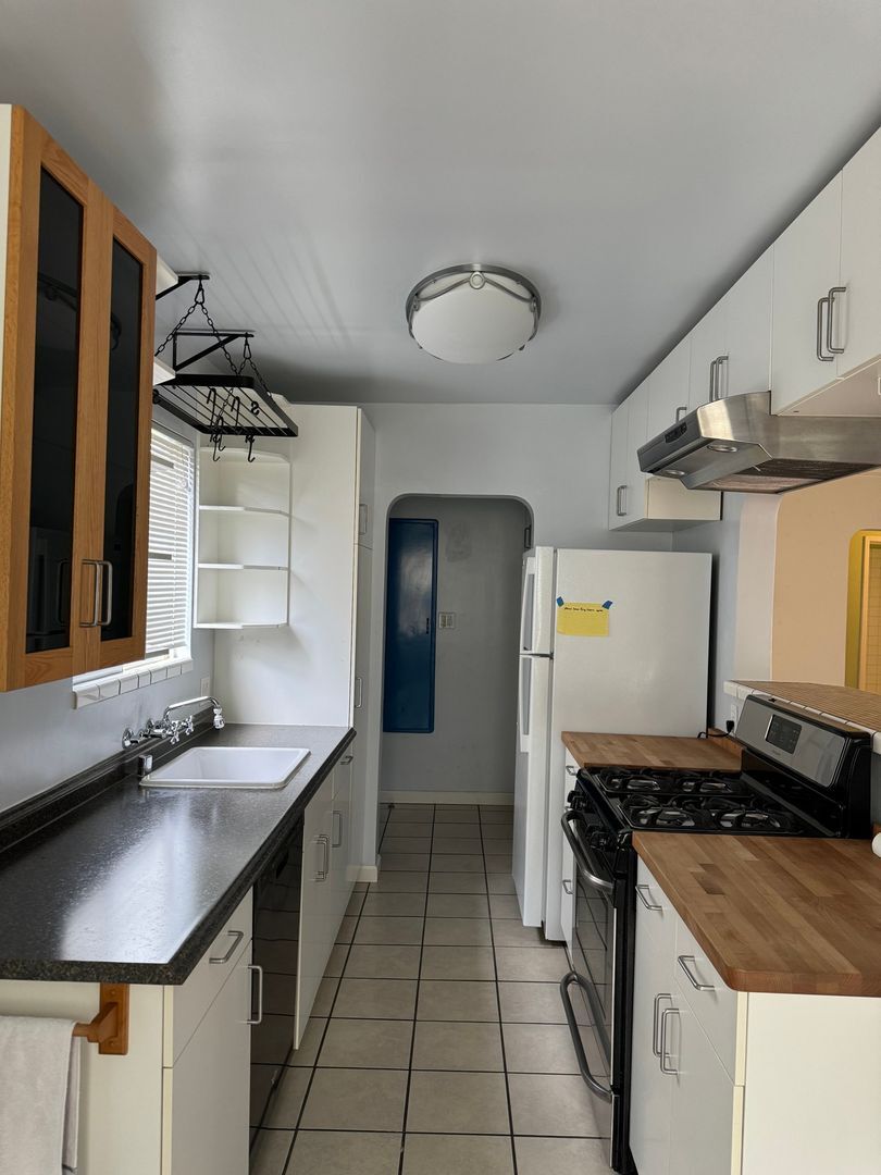 Building Photo - 1441 S Crescent Heights Blvd